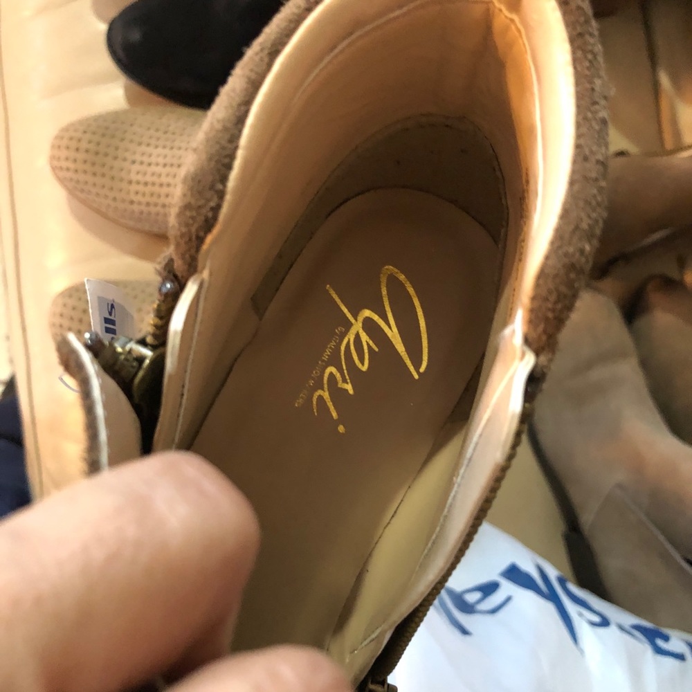 Booties - Picture 3 of 7